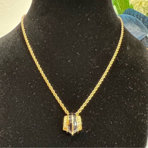 4. Christian Dior Crystals Shell Necklace - Picture 9 of 16